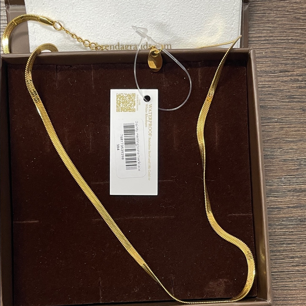 Elegant Gold Necklace